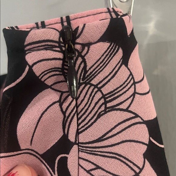 Worthington Pink Floral Mini Skirt Size 14P - Picture 3 of 5